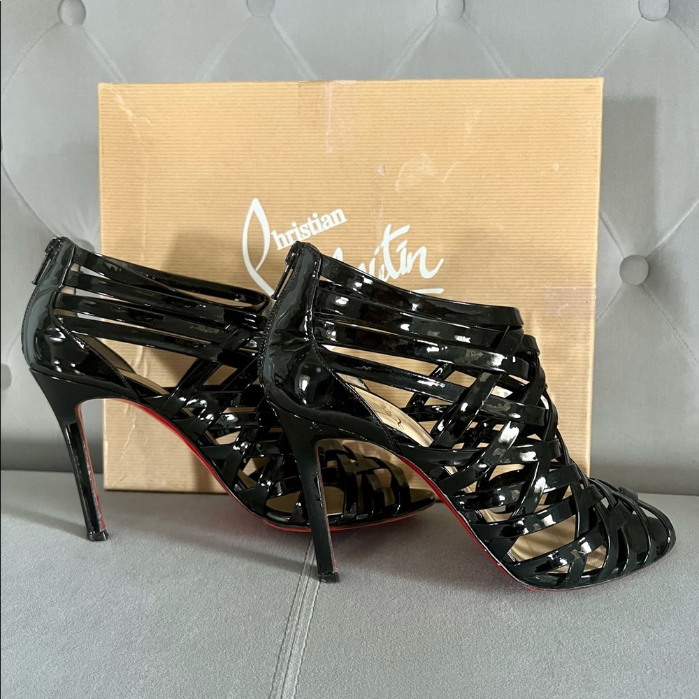 Re-Posh Christian Louboutin ARAKNA 100 Patent in Black Sz. 38.5